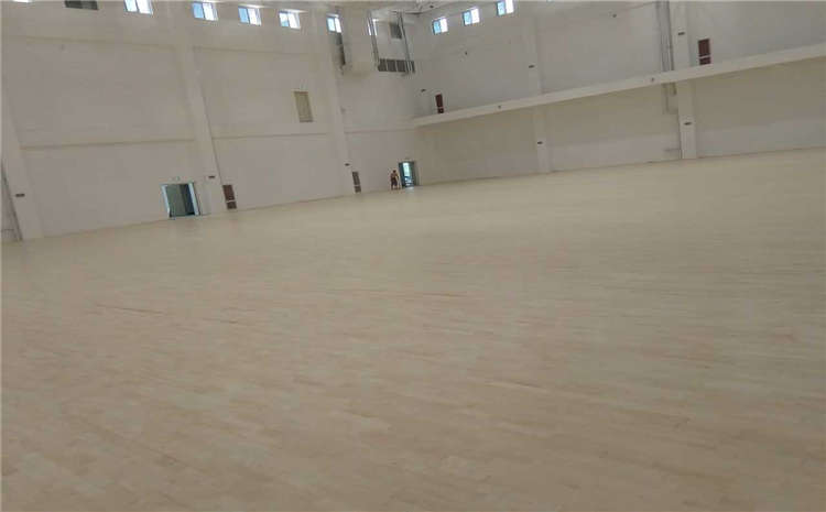 羽毛球木地板保養守則