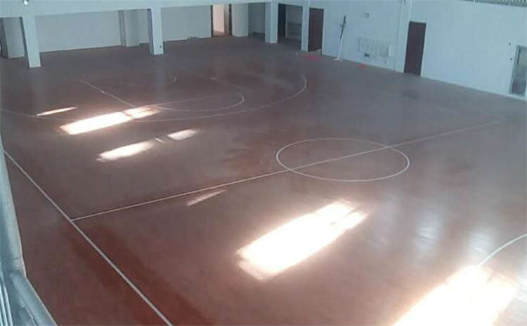 羽毛球館鋪裝什么地板比較好？